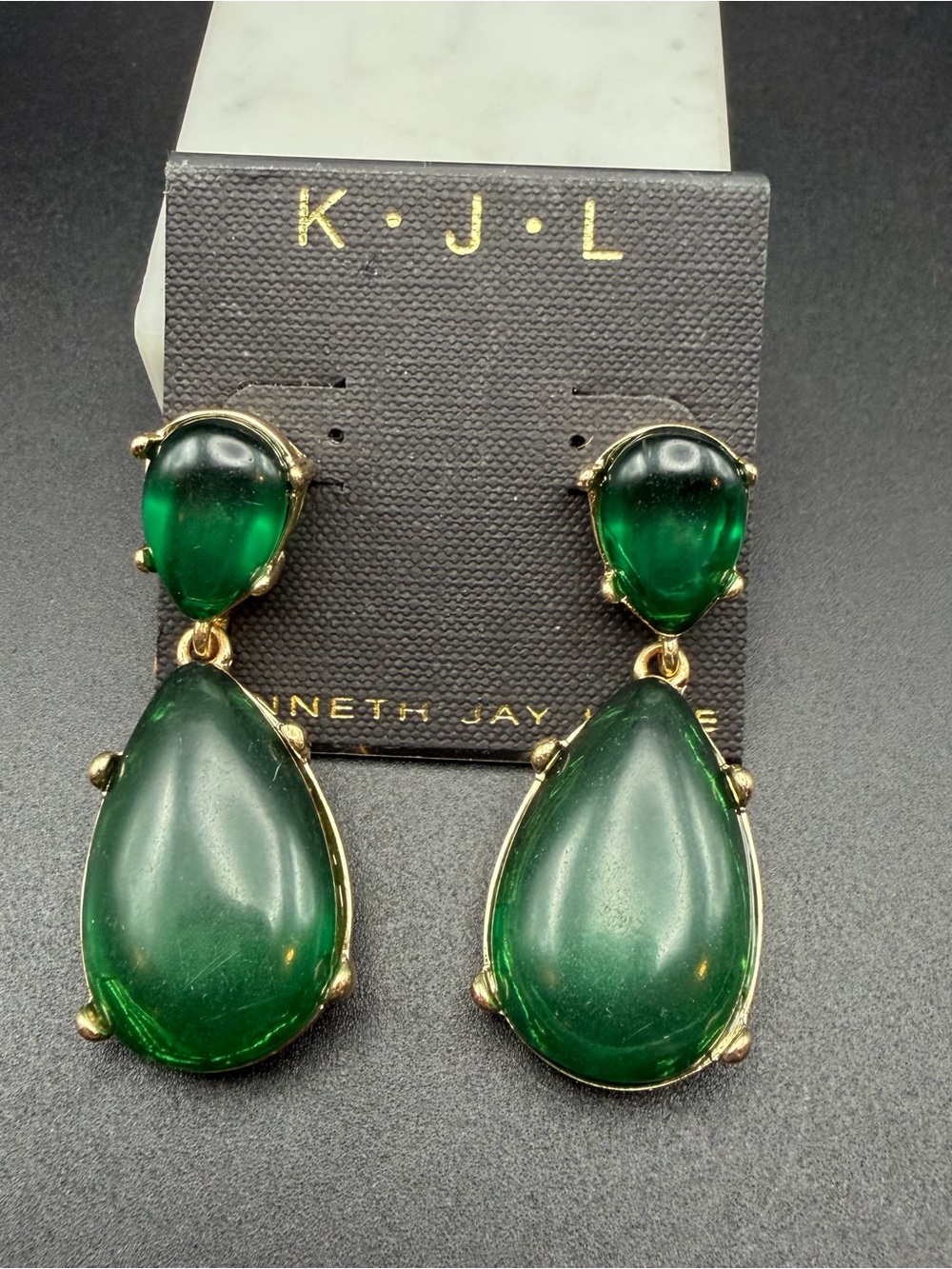 Kenneth Jay Lane KJL emerald resin drop dangle earrings #815 new on card